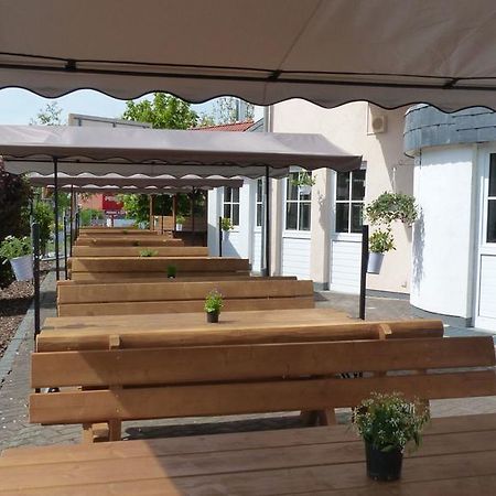 Hotel Restaurant Ortenberger Hof Ortenberg  Buitenkant foto